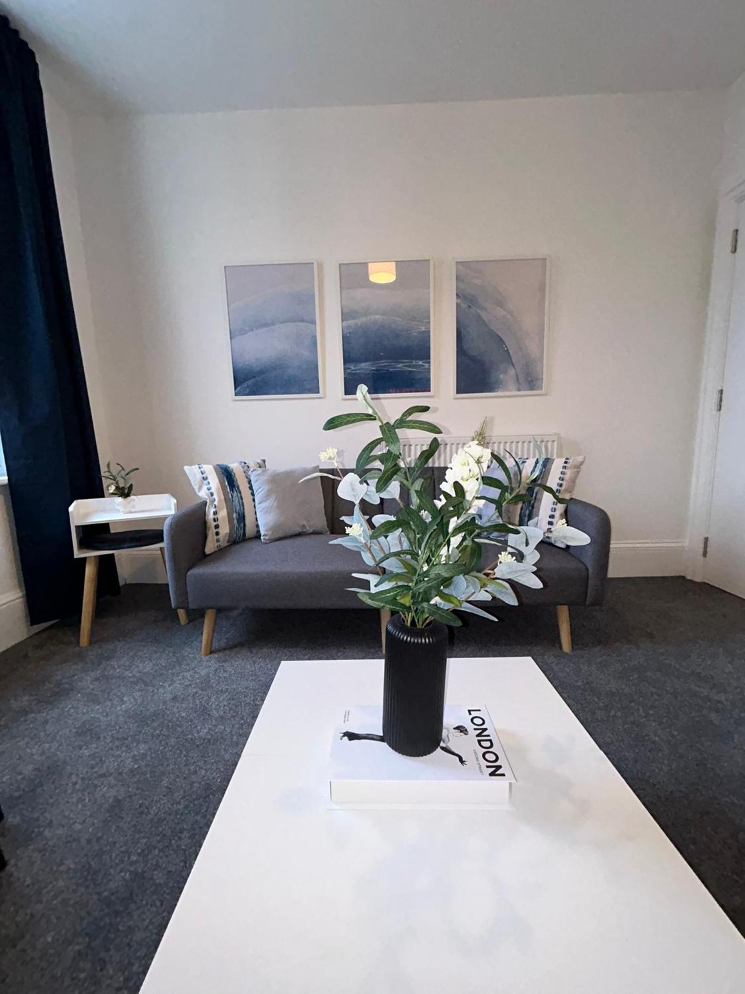 Brand New Modern Apartments Steps From Gloucester Quays Eksteriør billede