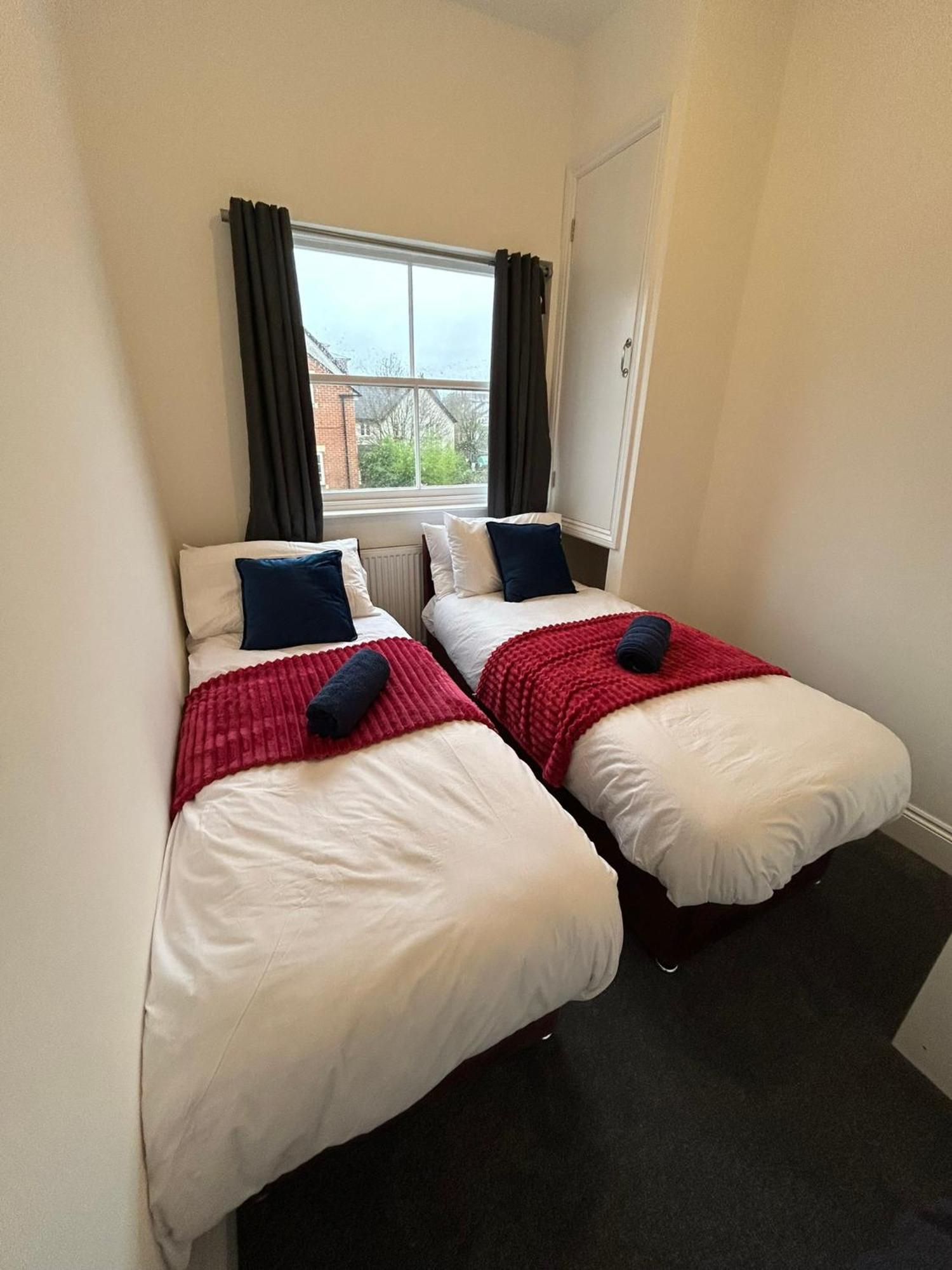 Brand New Modern Apartments Steps From Gloucester Quays Eksteriør billede