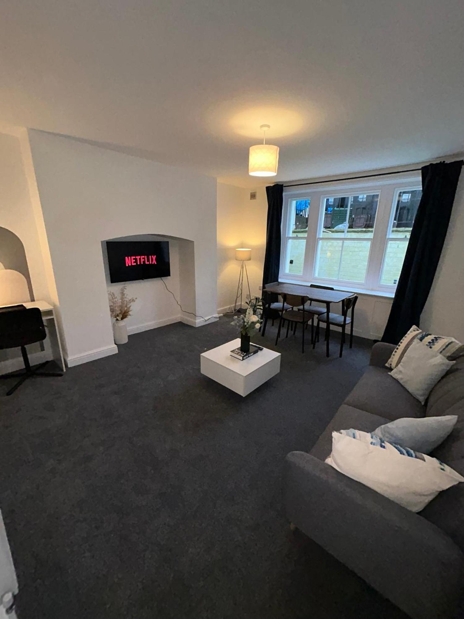 Brand New Modern Apartments Steps From Gloucester Quays Eksteriør billede