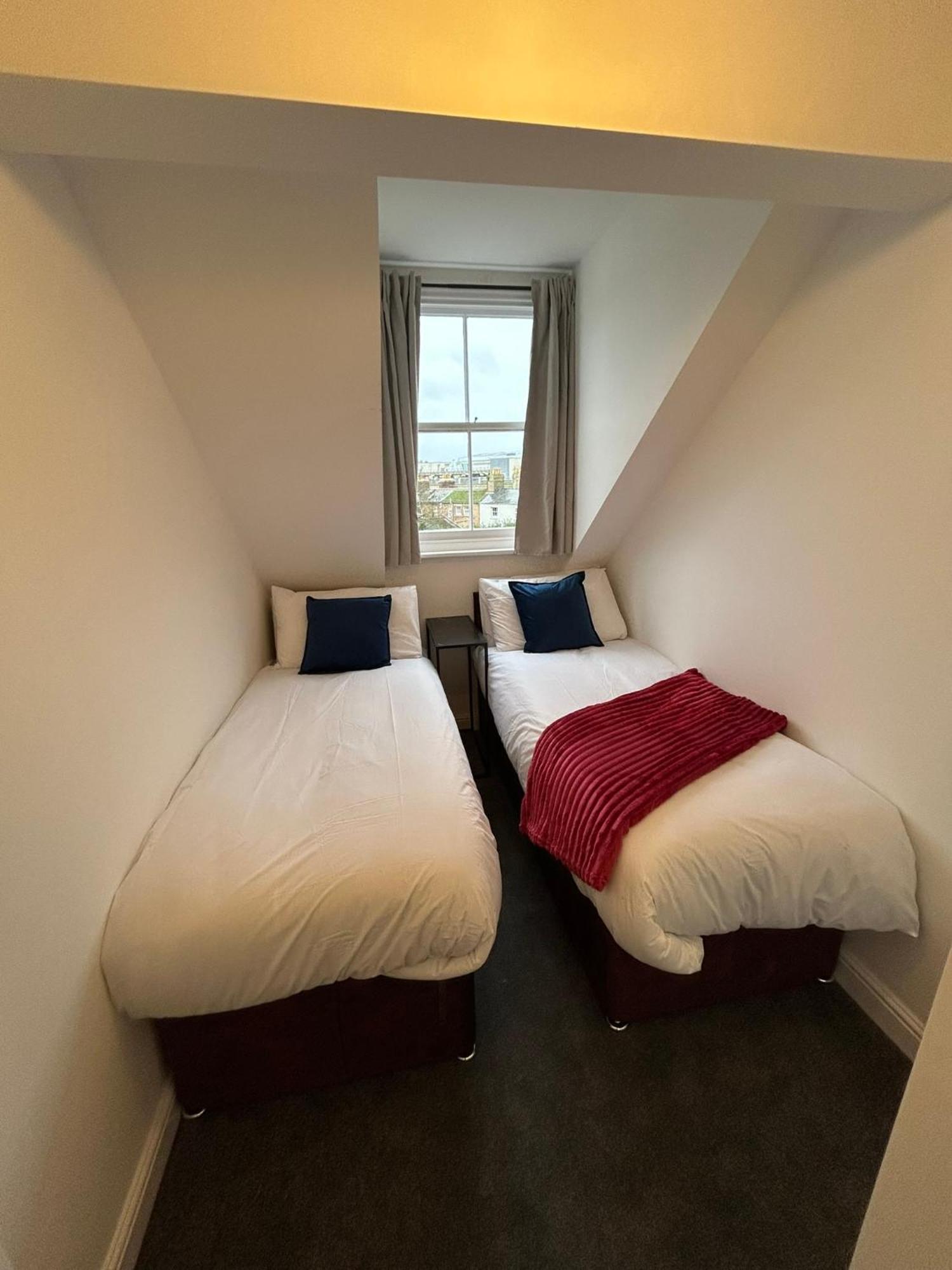 Brand New Modern Apartments Steps From Gloucester Quays Eksteriør billede