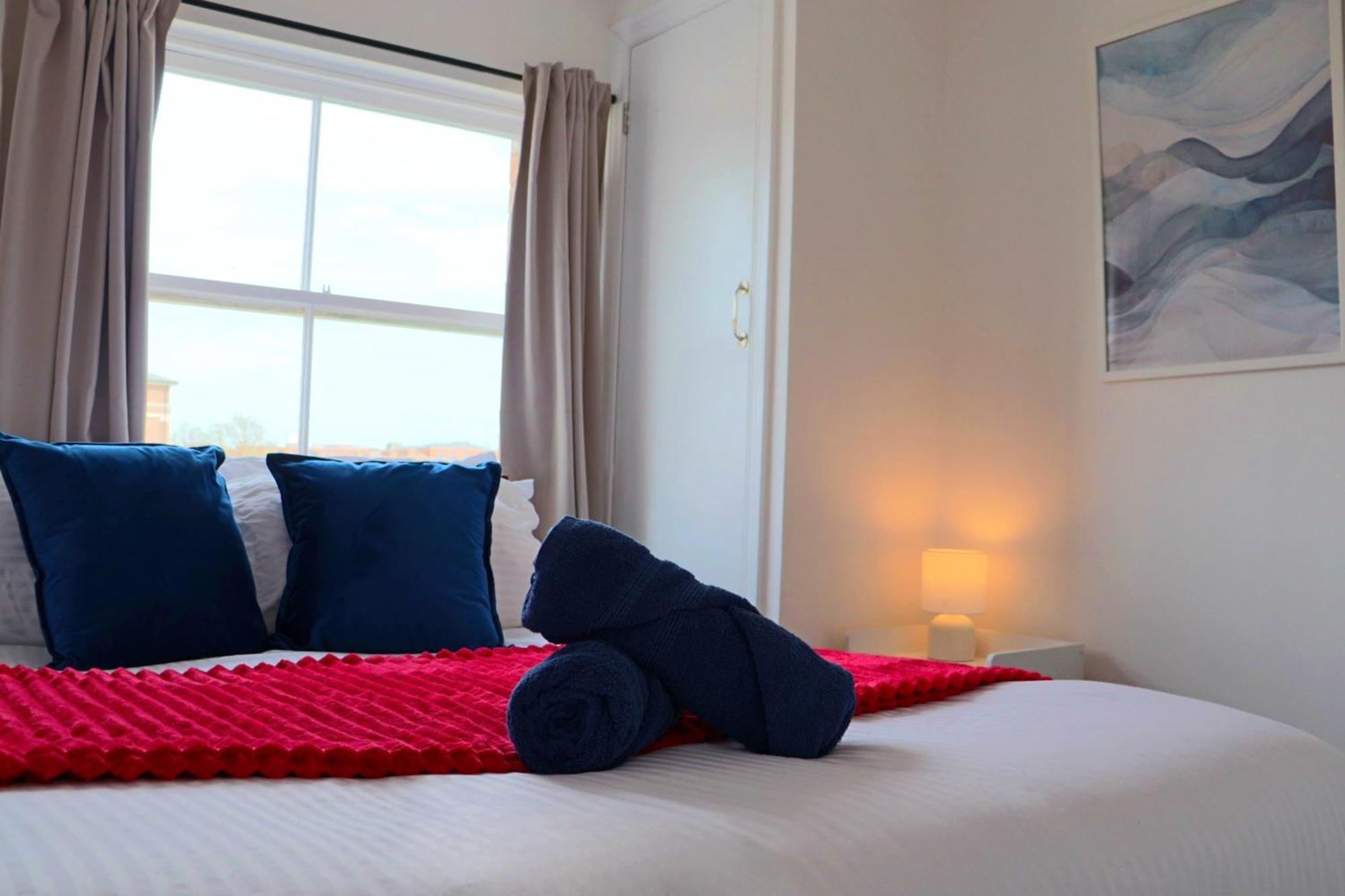 Brand New Modern Apartments Steps From Gloucester Quays Eksteriør billede