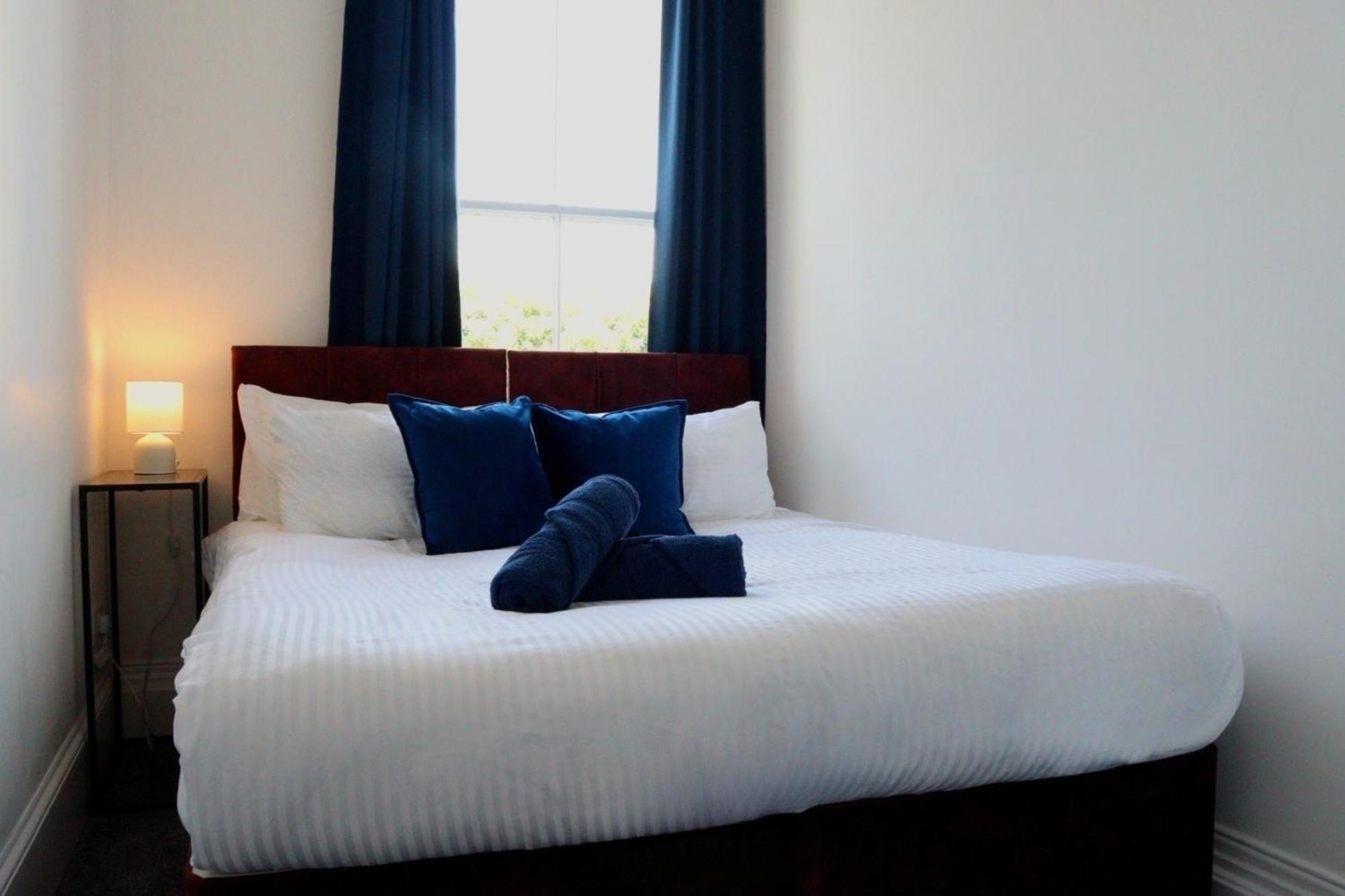 Brand New Modern Apartments Steps From Gloucester Quays Eksteriør billede