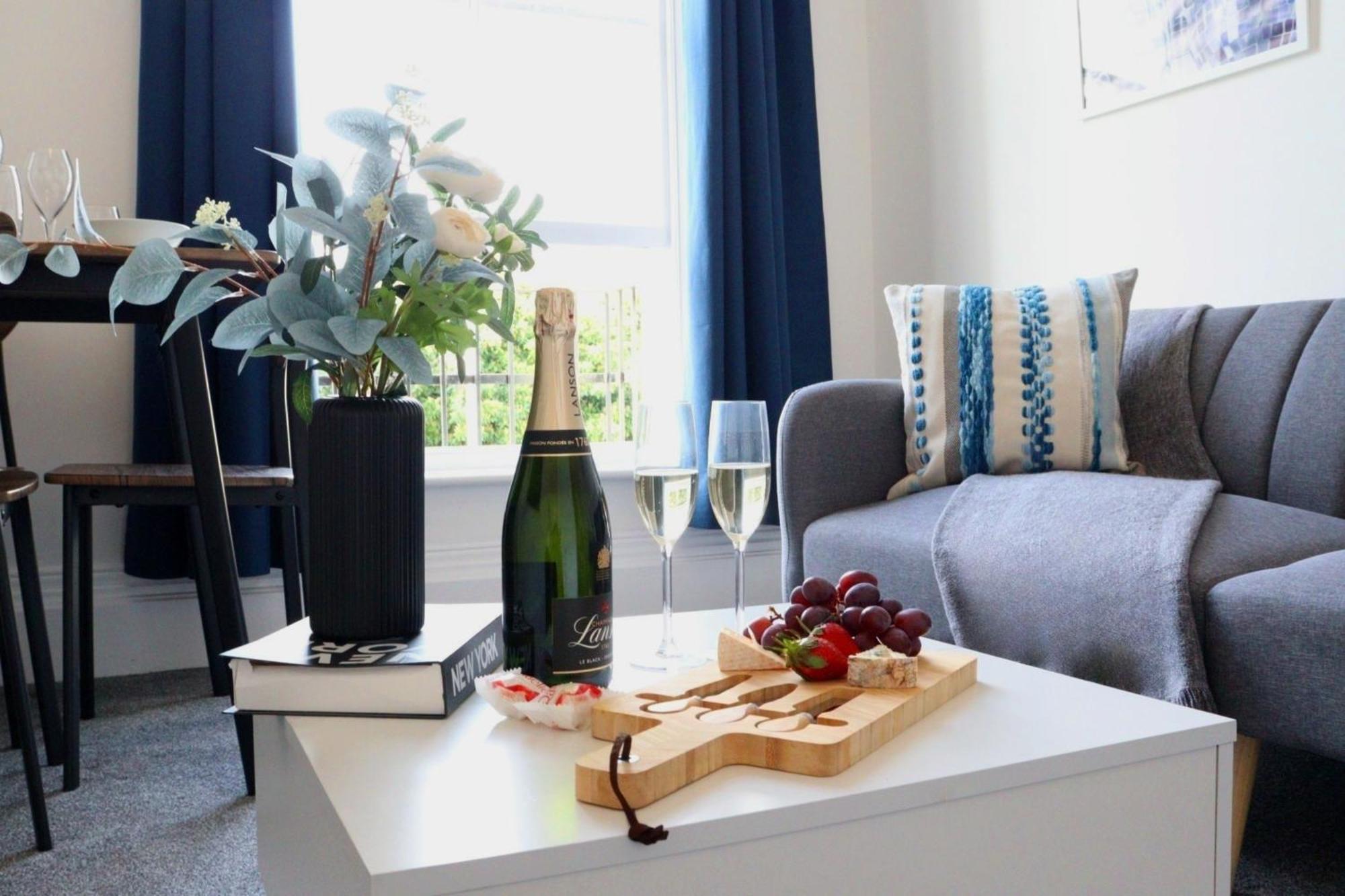 Brand New Modern Apartments Steps From Gloucester Quays Eksteriør billede