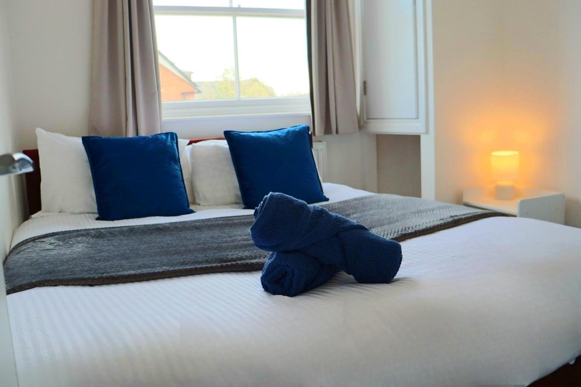 Brand New Modern Apartments Steps From Gloucester Quays Eksteriør billede