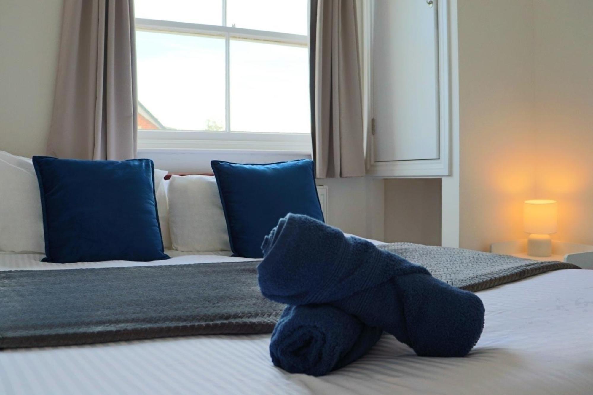 Brand New Modern Apartments Steps From Gloucester Quays Eksteriør billede